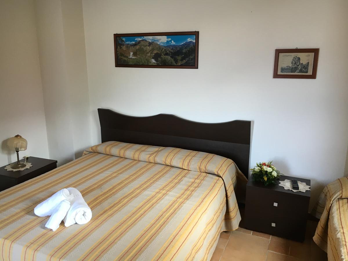 La Bastia Bed & Breakfast Scilla Eksteriør bilde