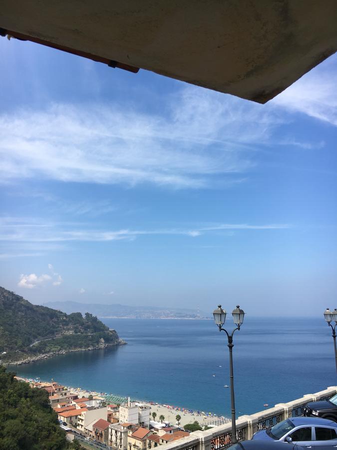 La Bastia Bed & Breakfast Scilla Eksteriør bilde