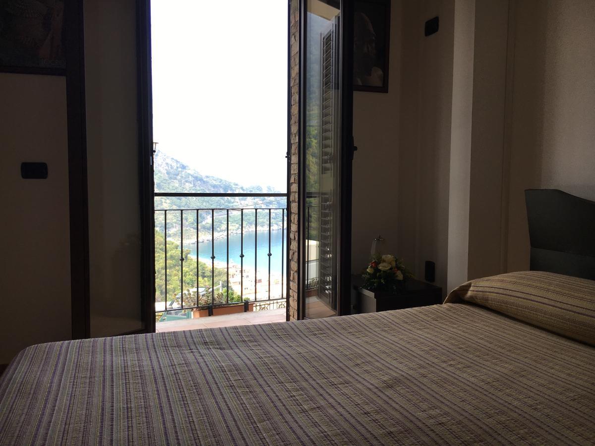 La Bastia Bed & Breakfast Scilla Eksteriør bilde
