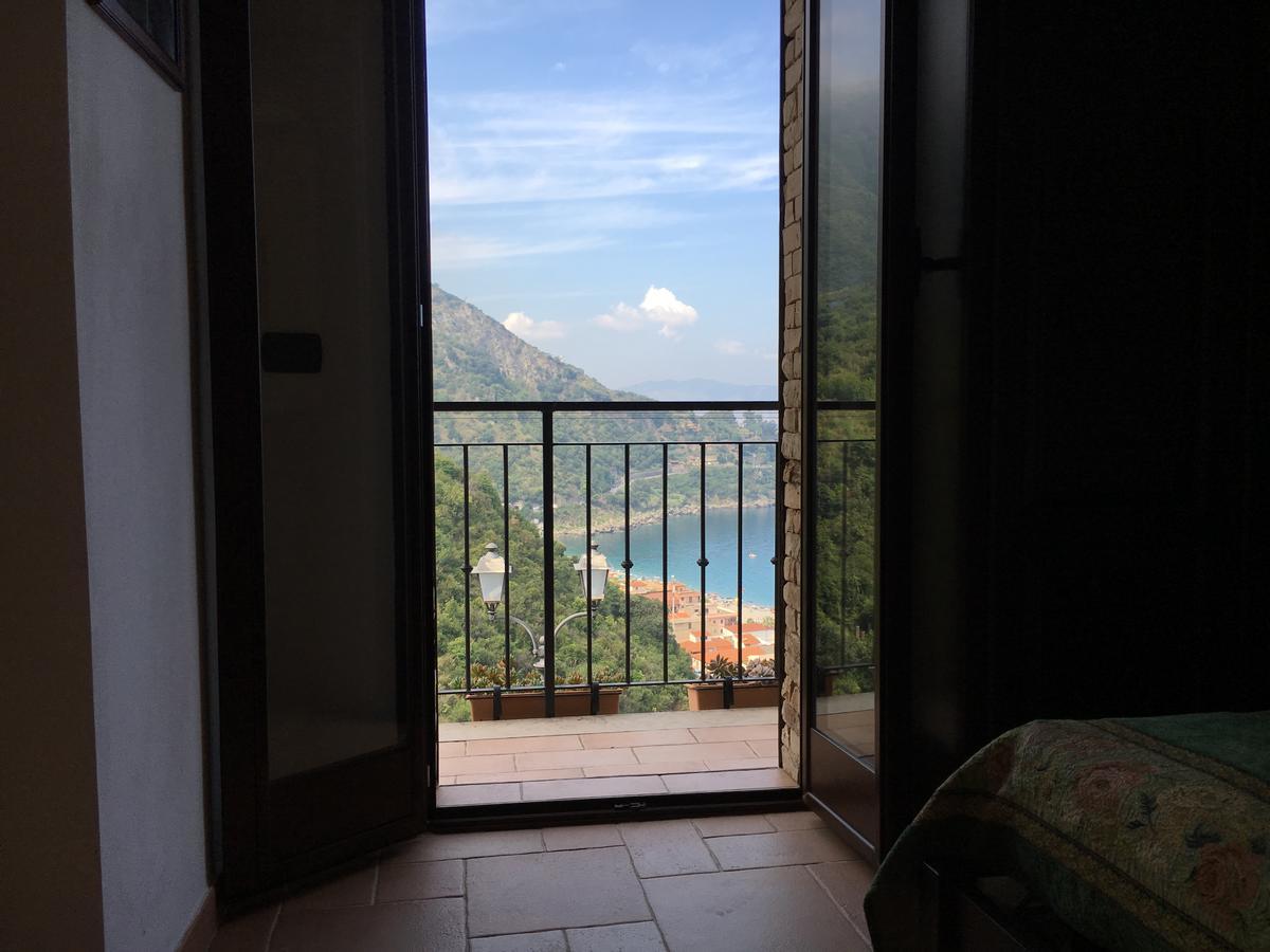 La Bastia Bed & Breakfast Scilla Eksteriør bilde