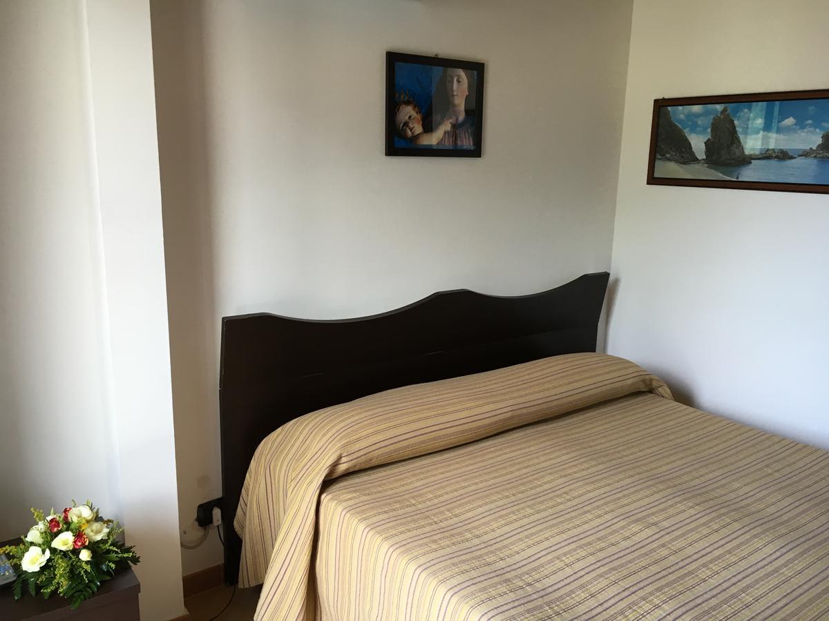 La Bastia Bed & Breakfast Scilla Eksteriør bilde