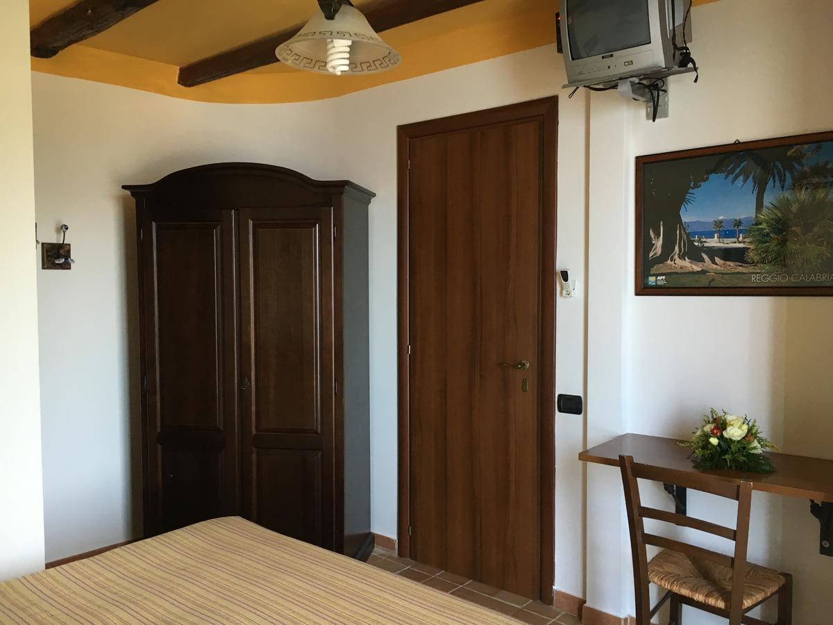 La Bastia Bed & Breakfast Scilla Eksteriør bilde